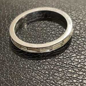 Sterling .925 Ring w/ white gemstones Size 7 Sterling Silver Fine Jewelry Size 7